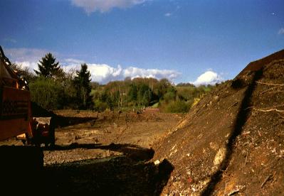 Début des travaux de terrassement en mars 2001